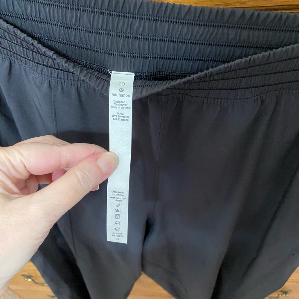 Lululemon Wanderer Crop 23"‎ Pant Black Women’s Sz 10 Workout Athletic Yoga - Picture 2 of 12